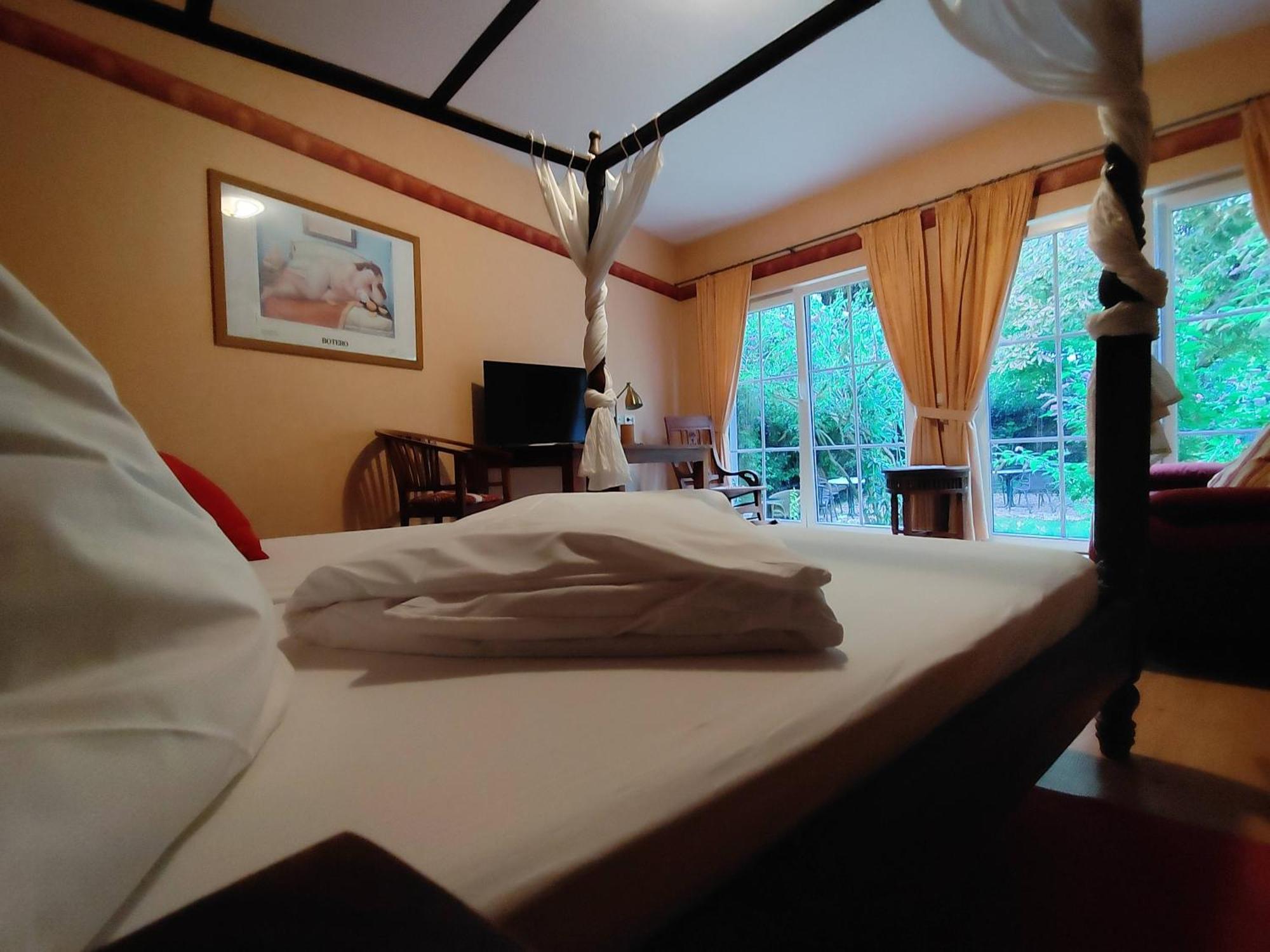 Harxheim Weingut Weinstube Weinhotel Wolf מראה חיצוני תמונה